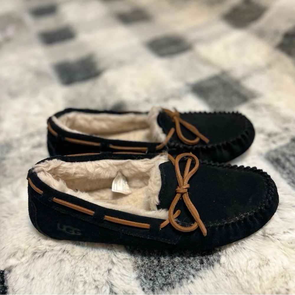 UGG women’s Black and Tan Loafers